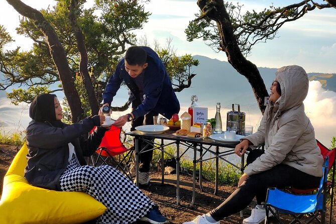 1 Day - Bromo Sunrise Romantic Breakfast // 00.30 - 13.00 - Transportation and Pickup Details