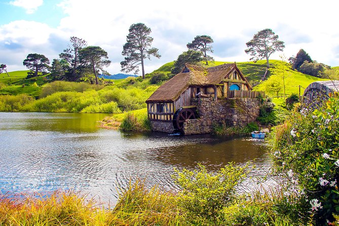 3 Day Waitomo Caves, Hobbiton Movie Set and Rotorua Tour From Auckland - Booking and Confirmation