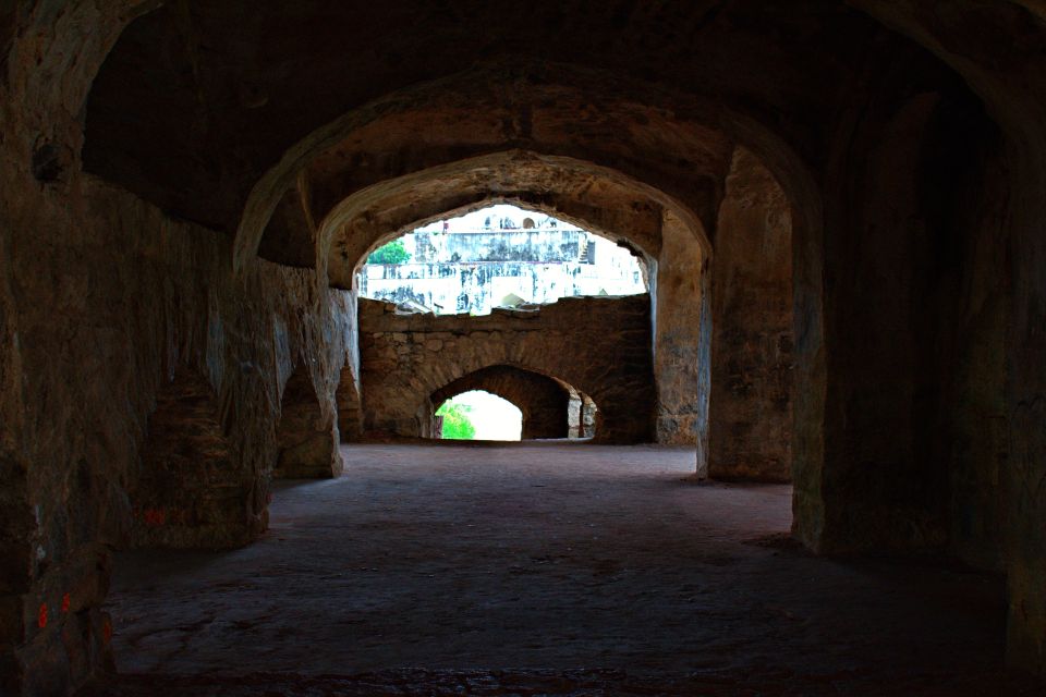 6-Hours Golconda Fort & Qutub Shahi Tombs Tour With Transfer - Customer Reviews