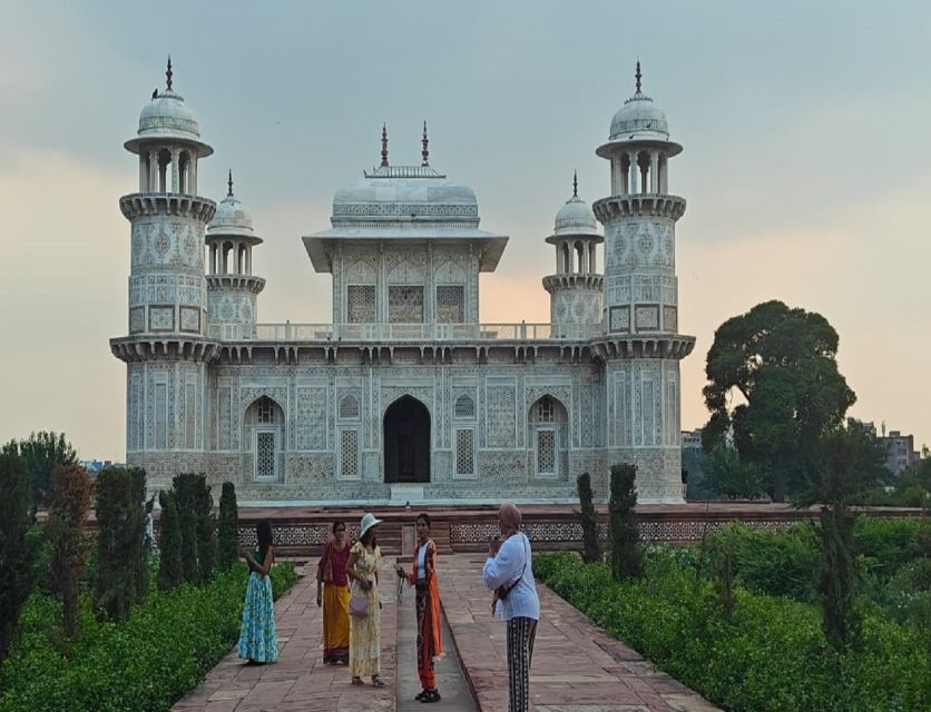 Agra: Skip the Line Taj Mahal Sunrise Tour - Historical Significance