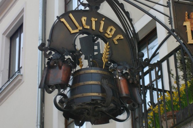 Altbier Safari in Düsseldorf - Engaging With Local Culture