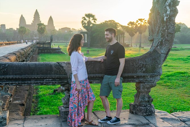Angkor Sunrise Vespa Tour With Breakfast and Lunch - Included Meals and Refreshments