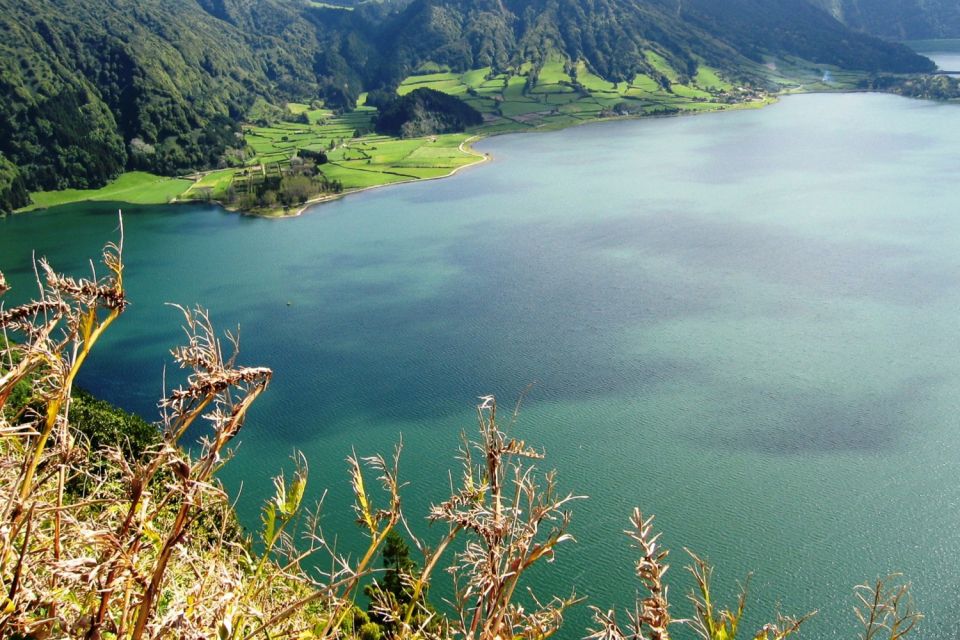 Azores: Sete Cidades Scenic Jeep Tour From Ponta Delgada - Experiencing Dramatic Landscapes