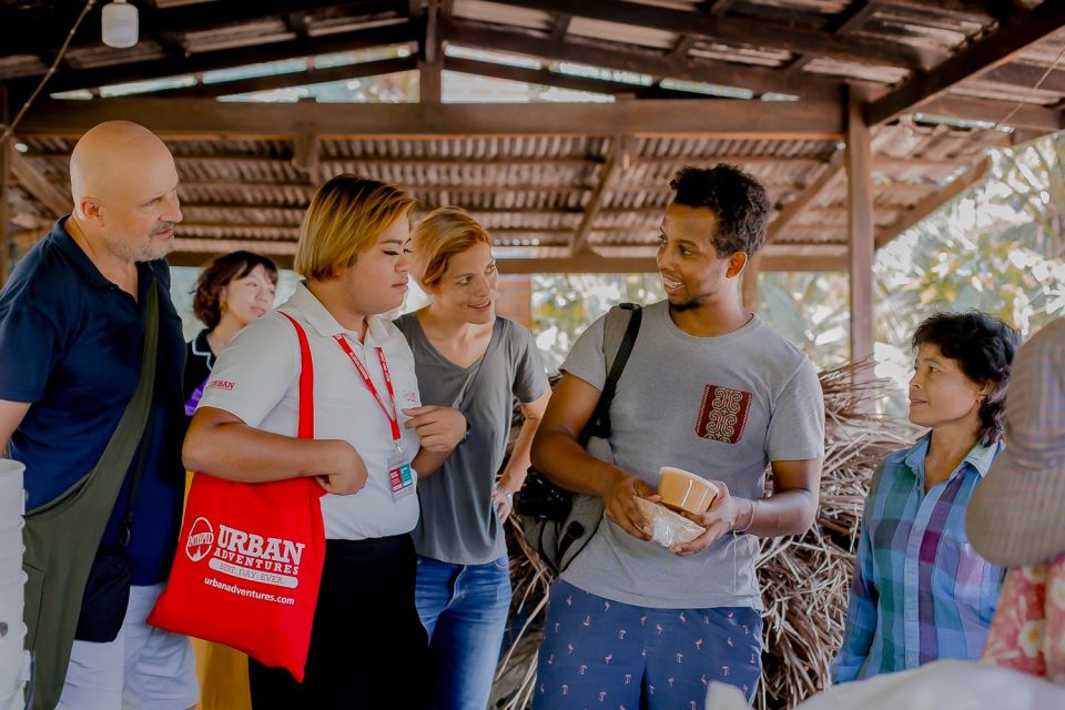 Bangkok: Railway Market and Floating Market Private Tour - Exploring the Floating Market