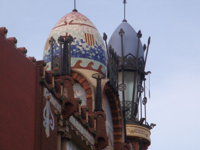 Barcelona: Art Nouveau & Gaudí Tour - Exploring Eixample