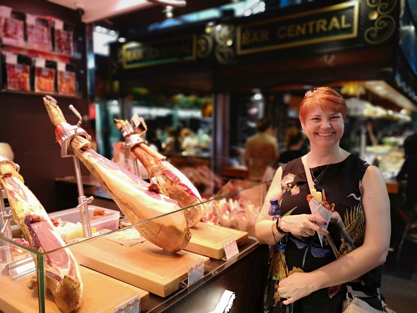 Barcelona: Foodie Walking Tour With Sagrada Familia Tickets - Important Information