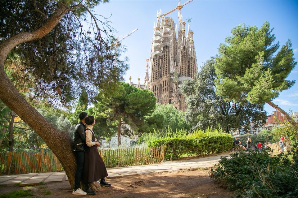 Barcelona: Photographic Madness at the Sagrada Familia - Pricing and Availability