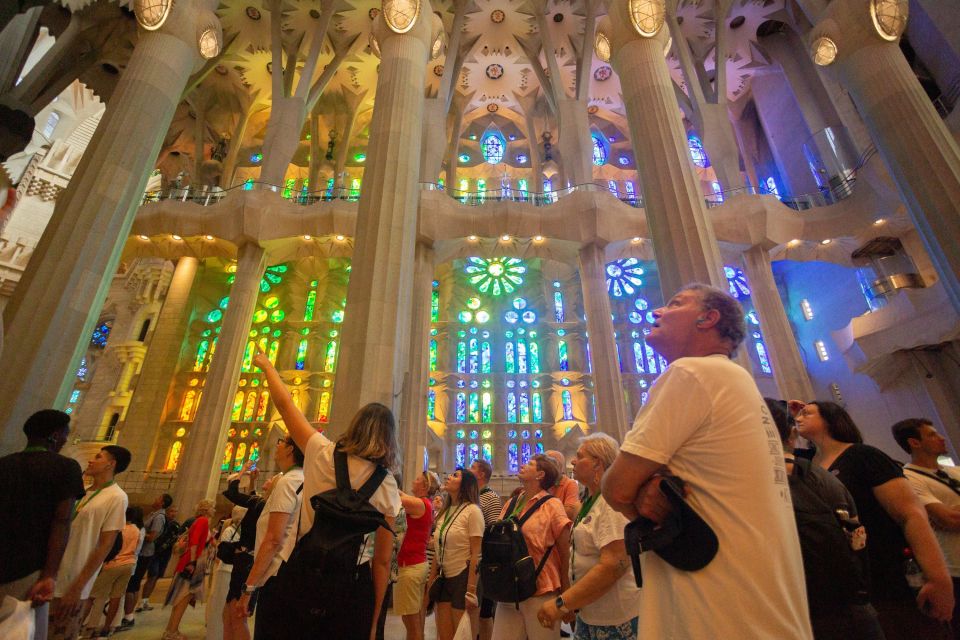 Barcelona: Sagrada Familia Fast Track Guided Tour - Customer Feedback and Ratings