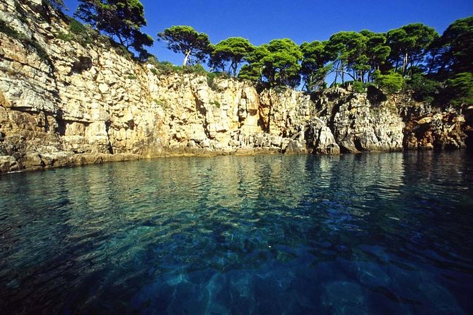 BLUE CAVE Private Speedboat Tour With Drinks - Safety and Equipment