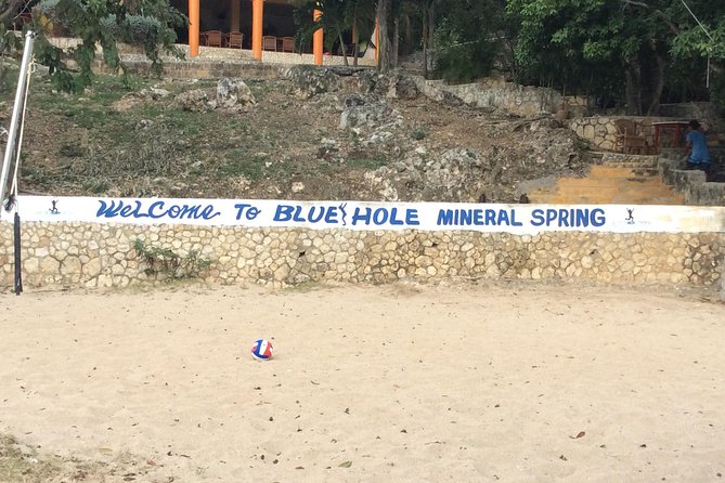 Blue Hole Mineral Springs, Ricks Café, and Shopping Combo Tour - Tips for a Smooth Tour