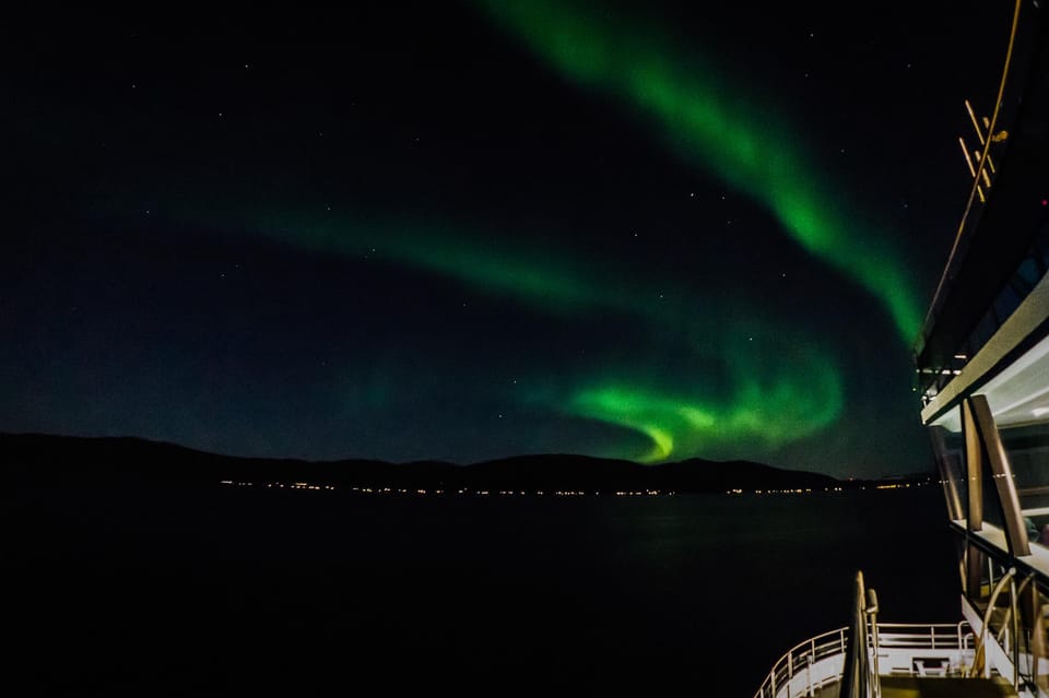 Bodø: Northern Lights Cruise - Onboard Amenities