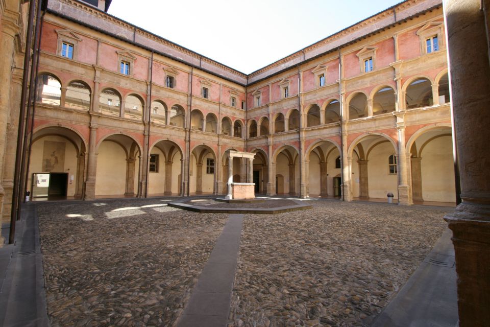 Bologna: Churches and Cathedrals Walking Tour - Discovering the Basilica of San Domenico