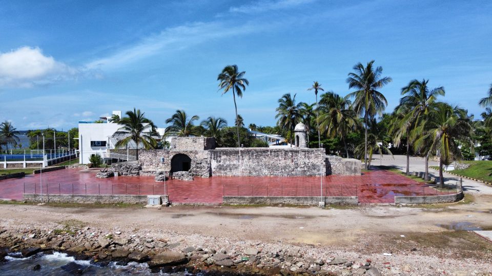 Cartagena: City Tour From Sea to Land | City Tour+Navigation - Museum of the Emerald