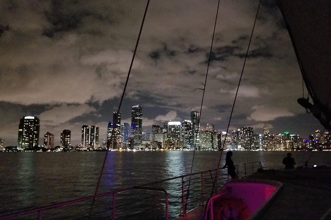 Castaway the Day: Miami Sunset Sail With Champagne - Unique Experiences to Anticipate