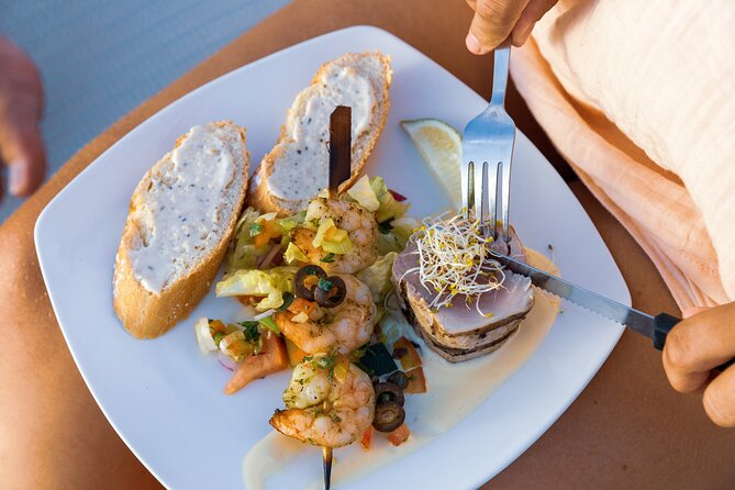 Chill and Grill Catamaran Tour in Bonaire - Tour Inclusions and Accessibility