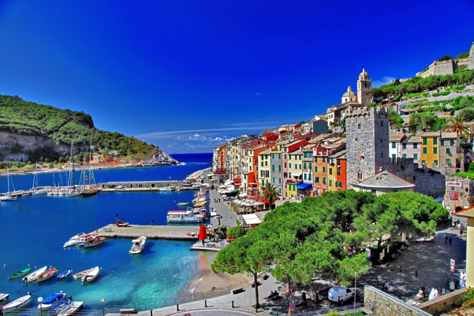 Cinque Terre Small Group by Minivan From Lucca - Enjoy Free Time in Vernazza