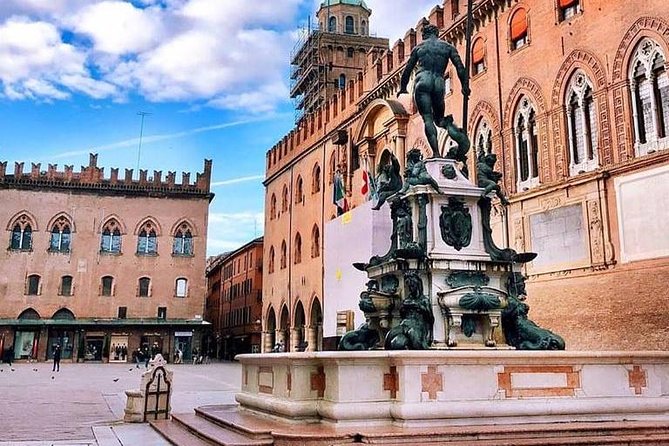 Classic Walking Tour Bologna - Culinary Delights