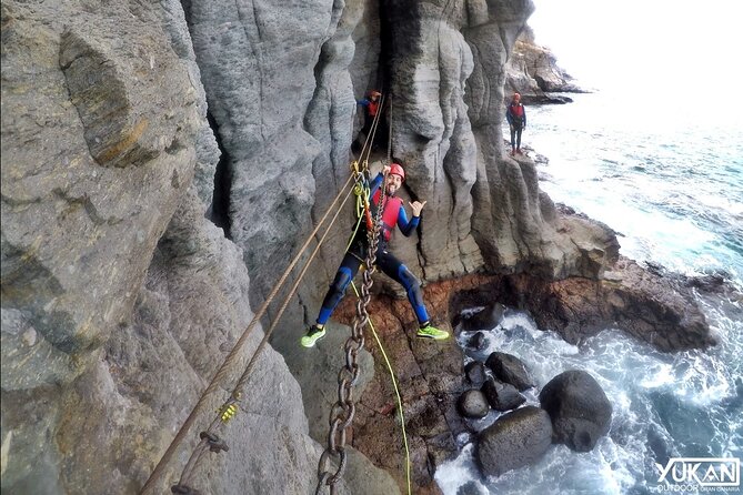 Coastering in Gran Canaria (Aquatic Route in the Ocean Cliffs) - Crossing the Floating Bridges