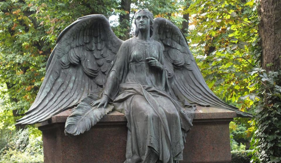 Cologne: Melaten Cemetery Life, Love and Death Tour - Logistics and Accessibility