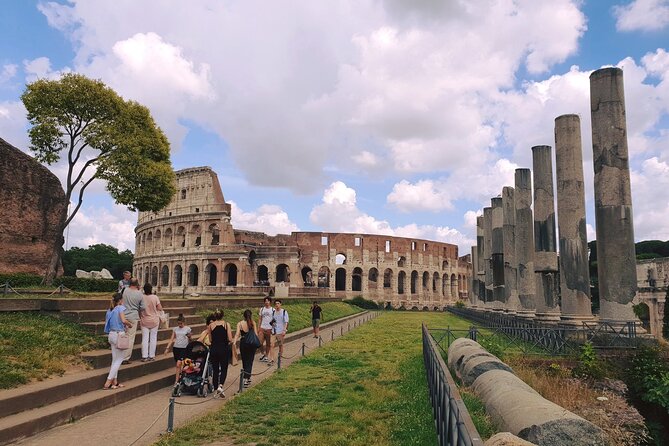 Colosseum, Palatine Hill and Roman Forum: Guided Tour With Priority Entrance - Highly Engaging Theatrical Experience