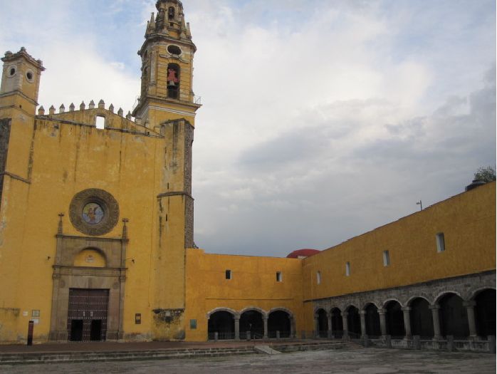 Combo Cholula Town & Pyramid Double-Decker Tram Tour - Exploring Cholula Pyramid