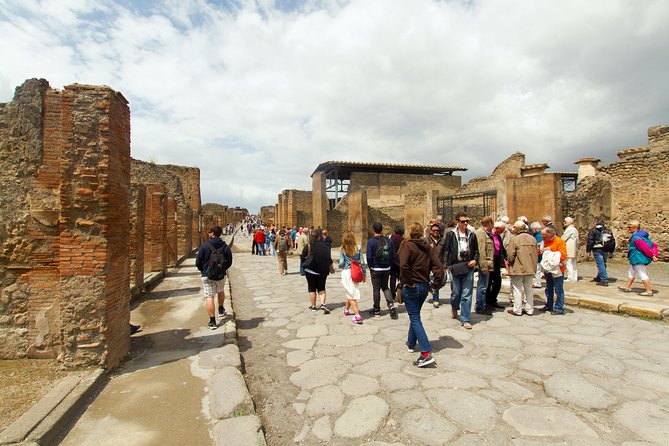 Complete Pompeii Skip the Line Tour With Archaeologist Guide - Exploring With an Archaeologist