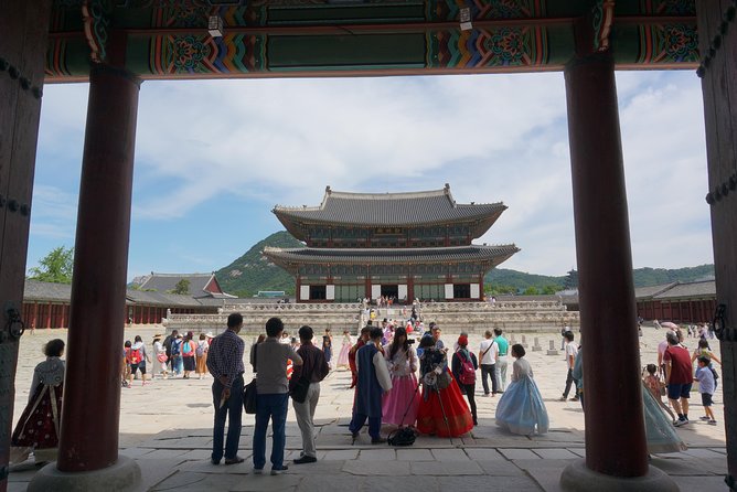Customized Private Seoul Tour: Palace, Market Etc(Airport Option) - Transportation and Accessibility