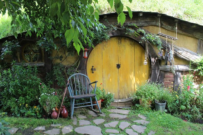 Day Tour Hobbiton + Rotorua From Auckland in Luxury Minibus - Tips for a Great Experience
