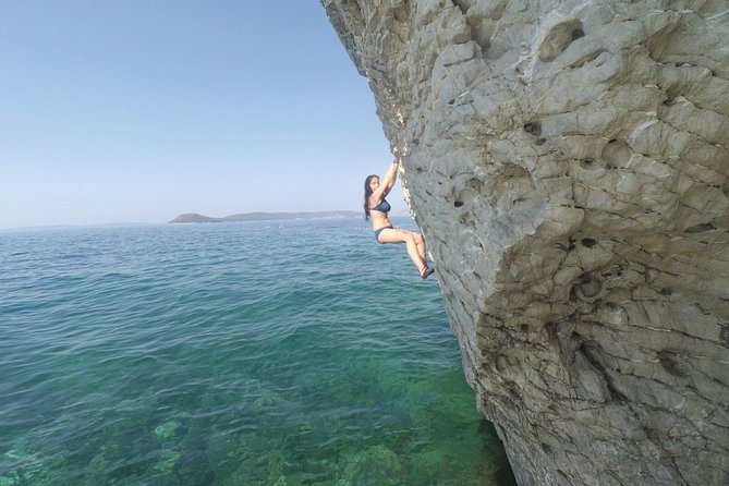 Deep Water Solo and Cliff Jumping Tour in Split - Climbing Gear and Equipment