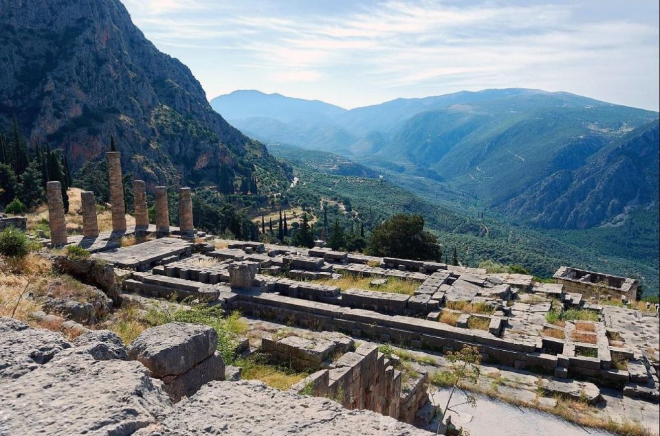 Delphi & Meteora 2-Day Private Tour With Great Lunch&Drinks - Accommodation and Comfort