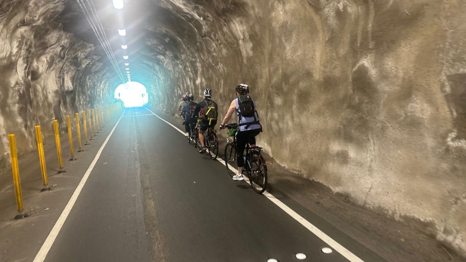 Diamond Head E-Bike to Hike - Arriving at Diamond Head