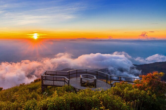 Doi Inthanon National Park 1-Day Tour With Nature Trail Trekking - Discover King and Queen Chedis