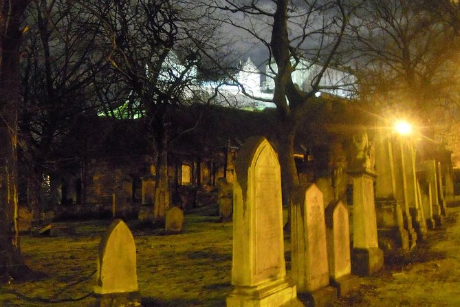 Edinburgh 2 Hour Nighttime Ghost Tour Italian Tour Guide - Review Insights