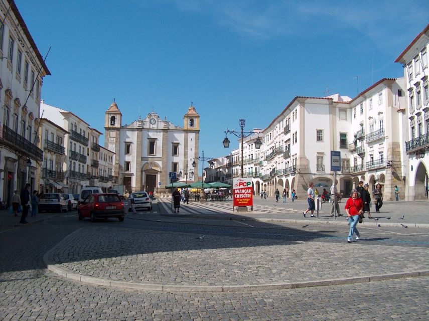 Évora: City Highlights Private Walking Tour - Booking and Cancellation