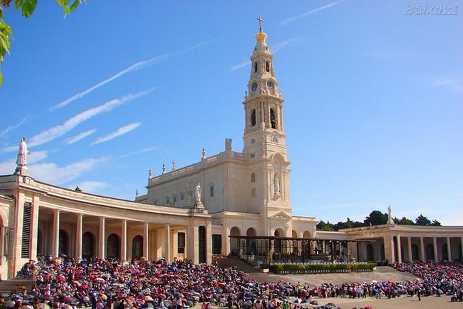 Fátima, Nazaré and Óbidos Small Group Tour From Lisbon - Tour Guide and Service