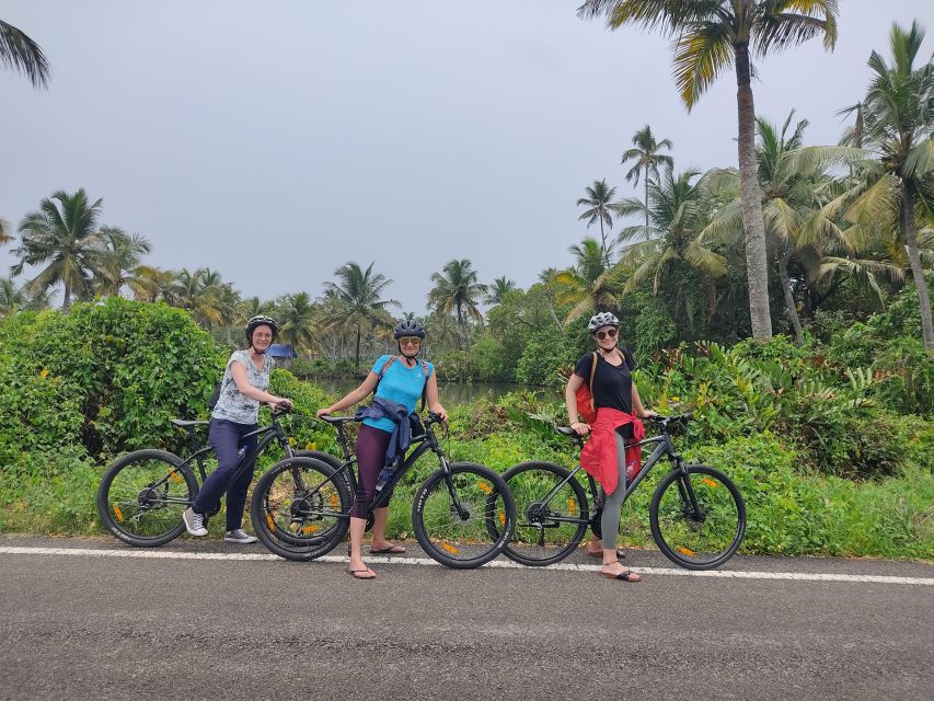 Fort Kochi & Kumbalangi/ Kadamakudy Cycling Tour (Full Day) - Nature Exploration