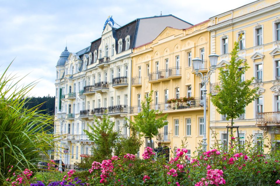 Frankfurt: Old Town Highlights Private Walking Tour - Meeting Point and Location