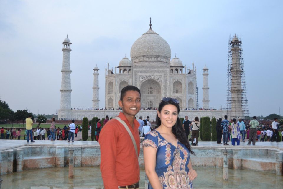 From New Delhi: Private Day Trip to Taj Mahal and Agra Fort - Shopping Opportunities