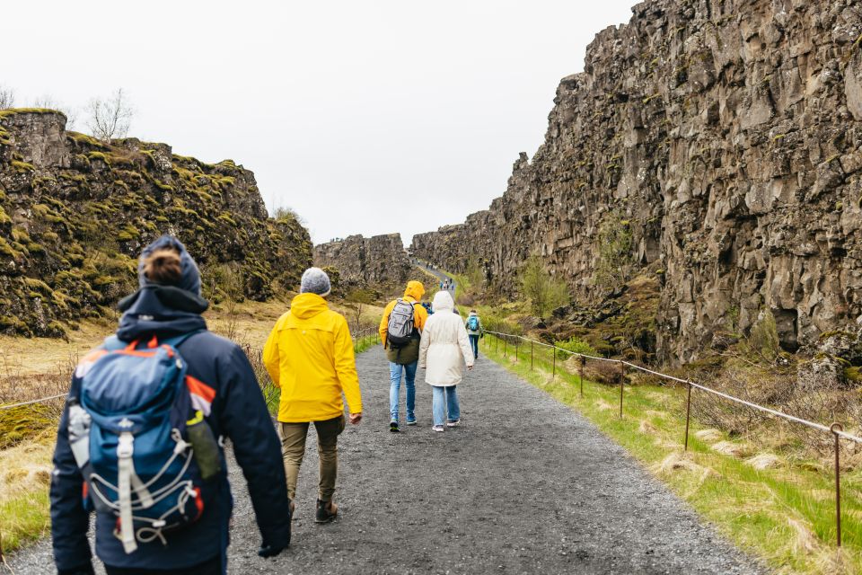 From Reykjavik: Golden Circle & Blue Lagoon Tour With Drink - Relaxation at the Blue Lagoon