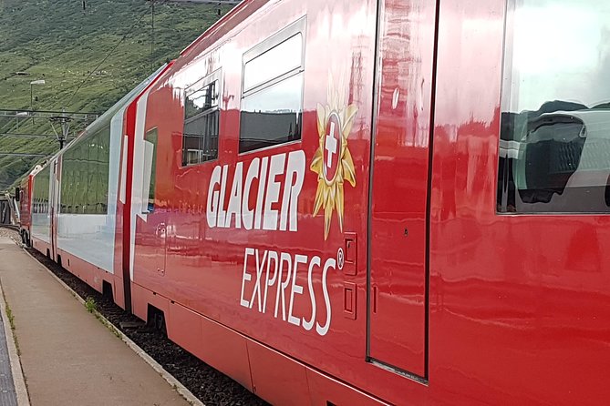 Glacier Express Panoramic Train Round Trip From Zürich With Private Guide - Scenic Highlights Along the Route