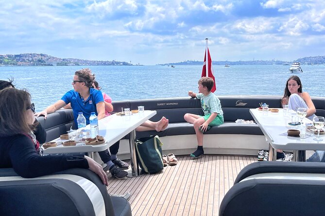 Guided Bosphorus Yacht Cruise With Asian Side Visit - Guest Reviews and Feedback