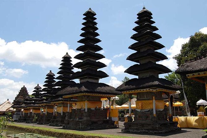 Half Day Tour: Tanah Lot Sunset & Taman Ayun Temple Included Entrance Ticket - Customer Reviews and Feedback