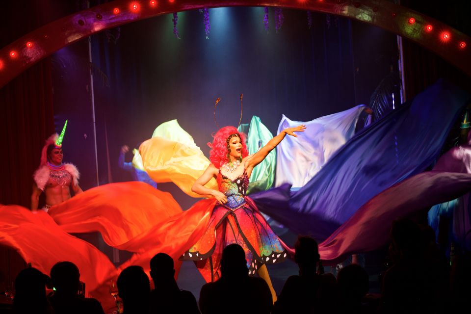 Hamburg: Colours of 90s Show Ticket at Pulverfass Cabaret - Booking Tips