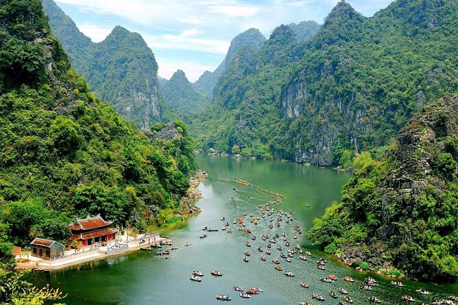 Hanoi to Ninh Binh 1 Day: Trang An - Tam Coc - Mua Cave - Hoa Lu - Tam Coc