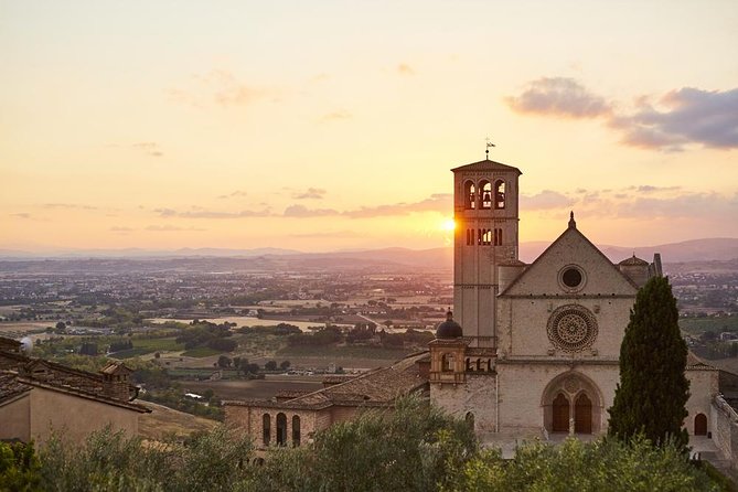 Heart of Umbria: Explore the Mystic Towns of Orvieto and Assisi - Dress Code Requirements