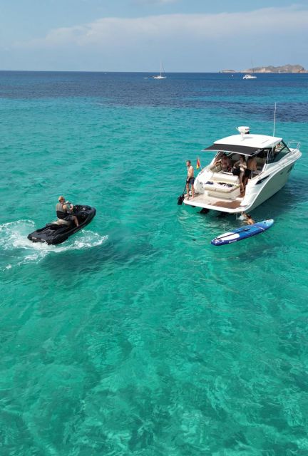 Ibiza Es Vedra: Private Boat Trip - Sunset and Drinks. - Boat and Capacity
