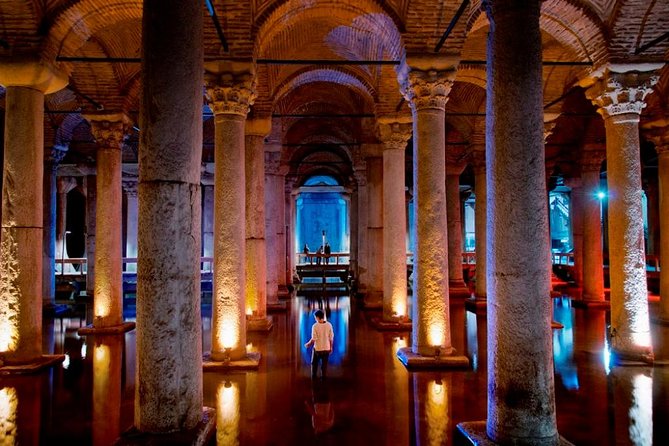 Istanbul Highlights Small-Group Walking Guided Tour and Transfers - Descend Into Basilica Cistern