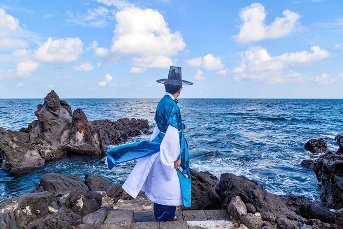 [Jeju] Hanbok Private Guide Tour & Photo Session in Beautiful Yongduam Rock, - Booking and Cancellation Policy