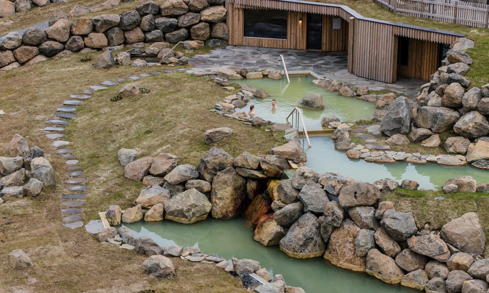 Kerlingarfjöll: Highland Baths Admission - Hiking Trails Information