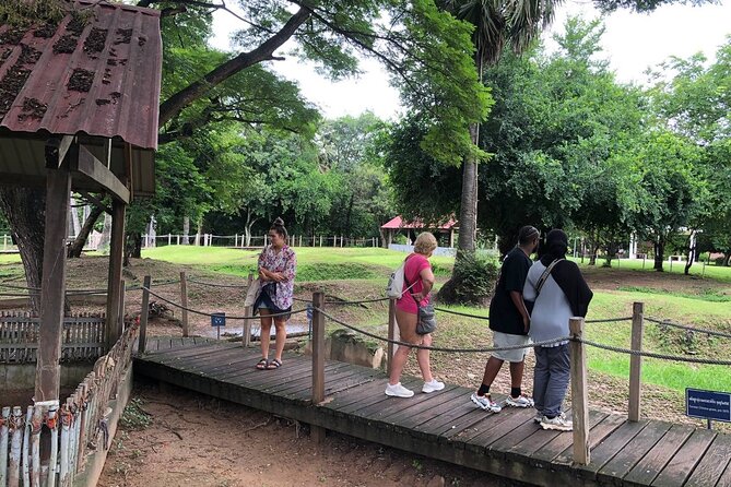 Killing Field and Toul Sleng Genocide Museum Tour - Tour Guide